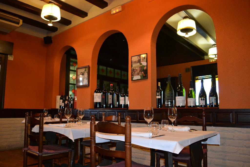 Banyeres del Penedes Hotel Restaurant El Bosc الغرفة الصورة