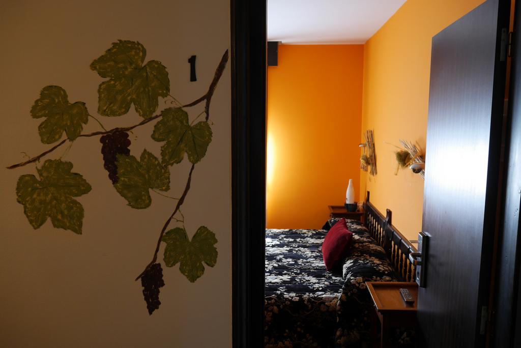 Banyeres del Penedes Hotel Restaurant El Bosc المظهر الخارجي الصورة