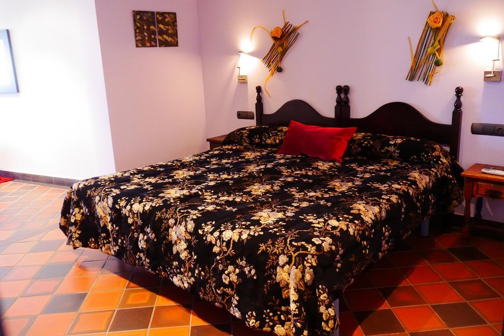 Banyeres del Penedes Hotel Restaurant El Bosc المظهر الخارجي الصورة